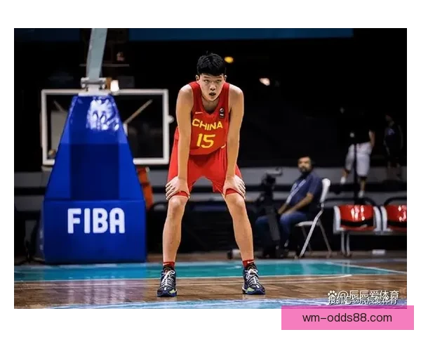 杨瀚森坦言手像叉子般难受期望回开拓者迎来全新表现